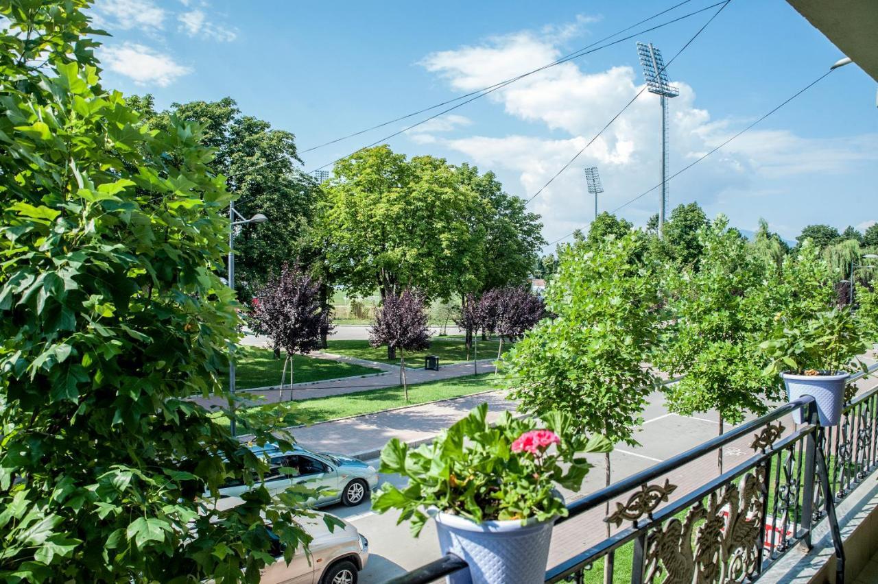 Villa Parku Rinia Korce Exterior foto
